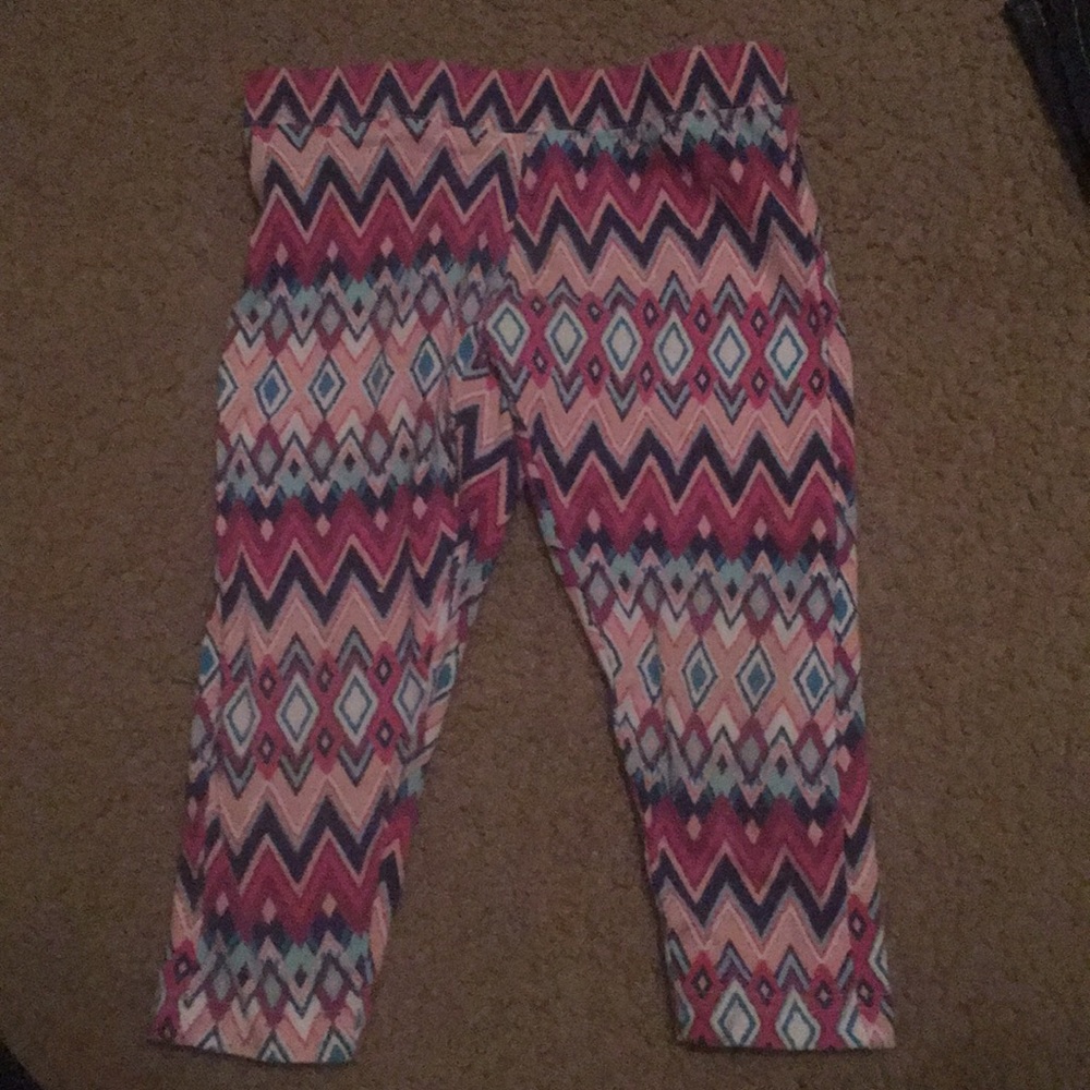 3T Pattern Capri Leggings